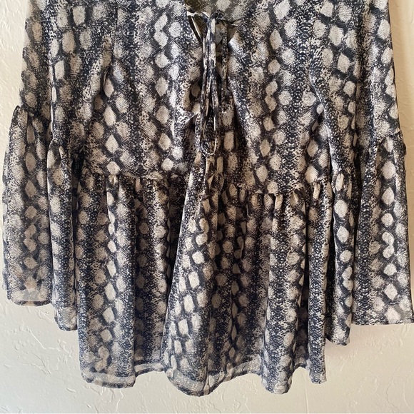 SMYMM Show Me Your Mumu Snake-print Gray Cream Babydoll Lace-up Top Blouse XS - Picture 3 of 9